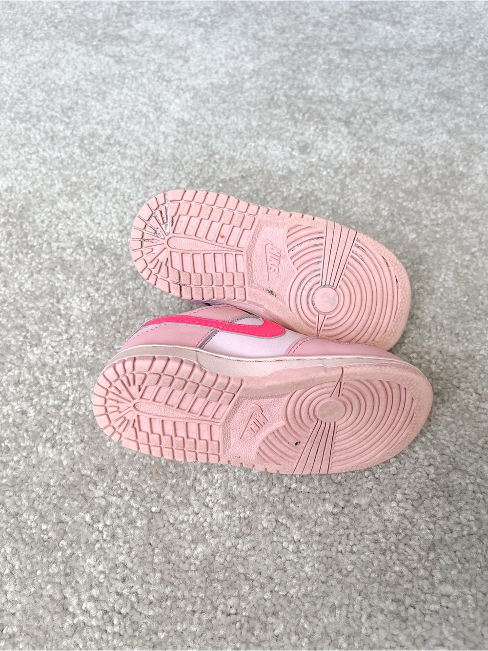 Nike | Dunk Low | Triple Pink | Toddler Lifestyle Sneakers - Picture 5 of 6